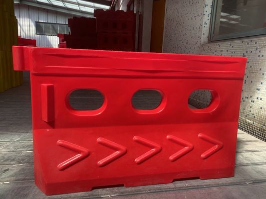 Roto Moulded Products Road Barrier 1350x750mm 3 ثقوب