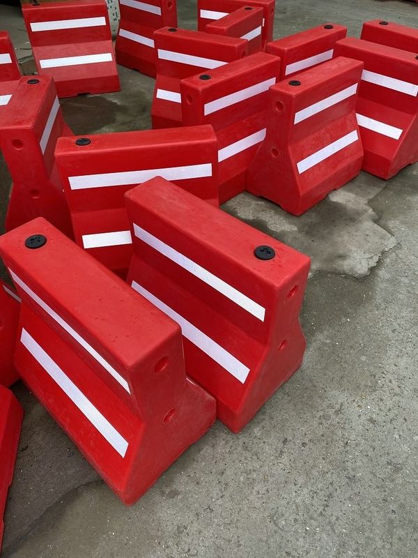 حاجز الطريق Rotomolding Products 560x560 4 ألوان